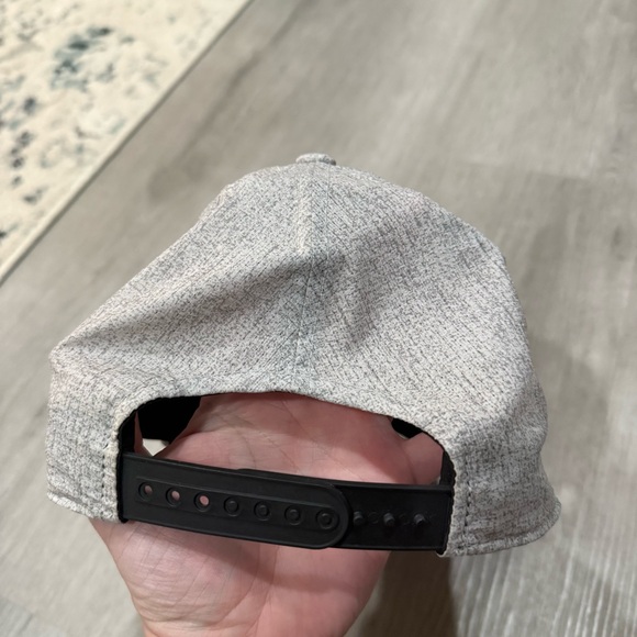 Adidas Gray Cap - Picture 2 of 3